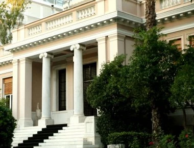Το Μαξίμου απαντά στο δημοσίευμα Reuters: «Ο πρωθυπουργός ήταν στο γραφείο του και συντόνιζε την επιχείρηση»